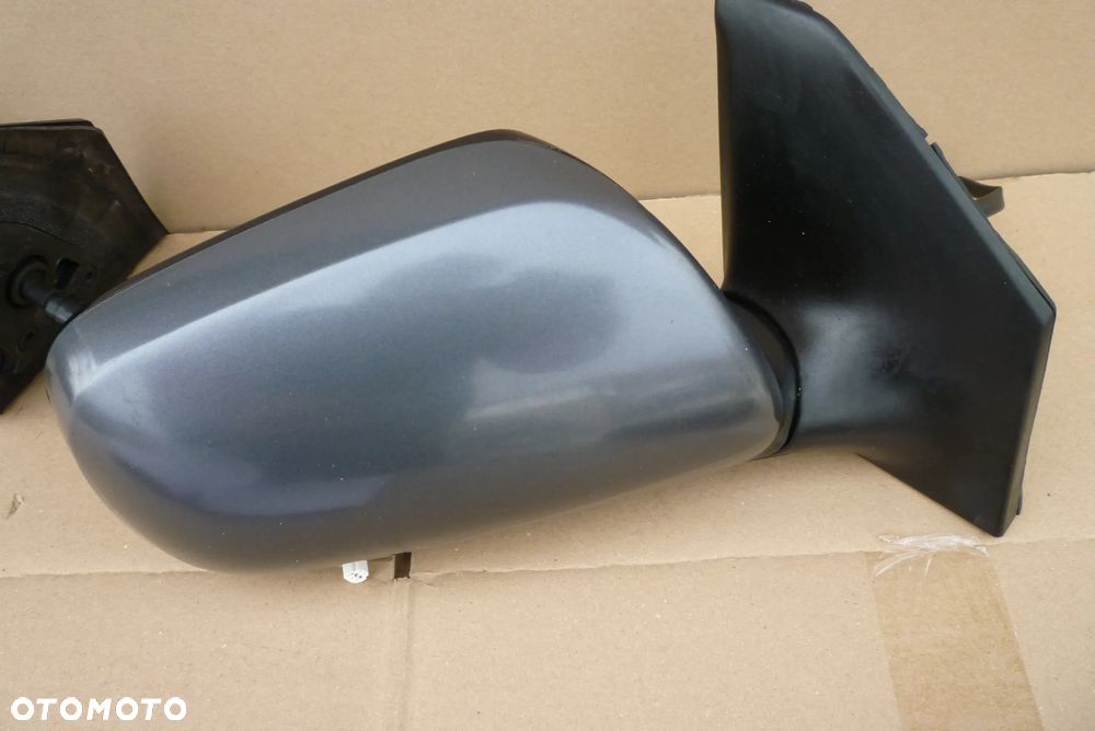 lusterko Toyota Avensis T25 3pin Europa - 3