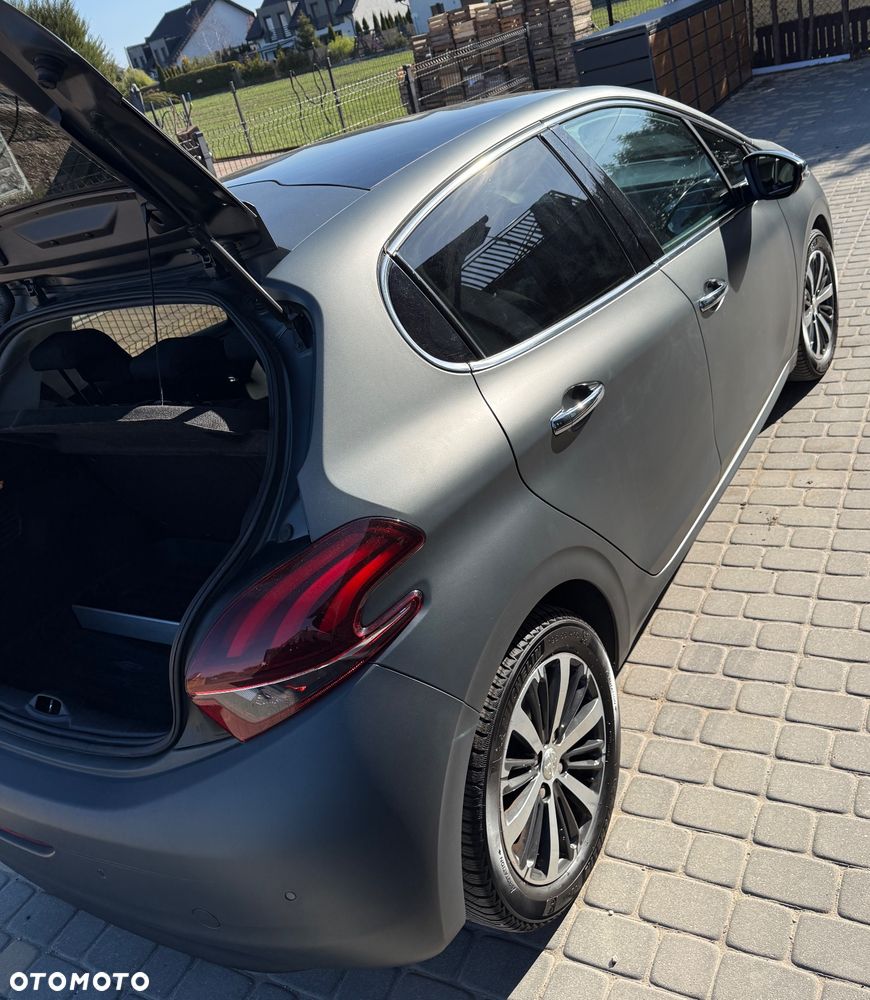 Peugeot 208 1.2 PureTech Allure S&S - 5