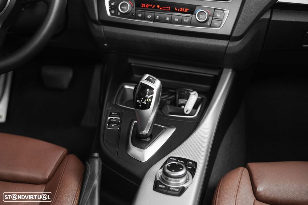 BMW 220 d Coupe Pack M Auto - 28