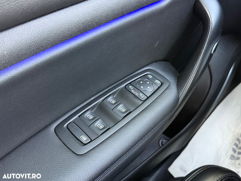 Renault Megane BLUE dCi 115 GT LINE - 28