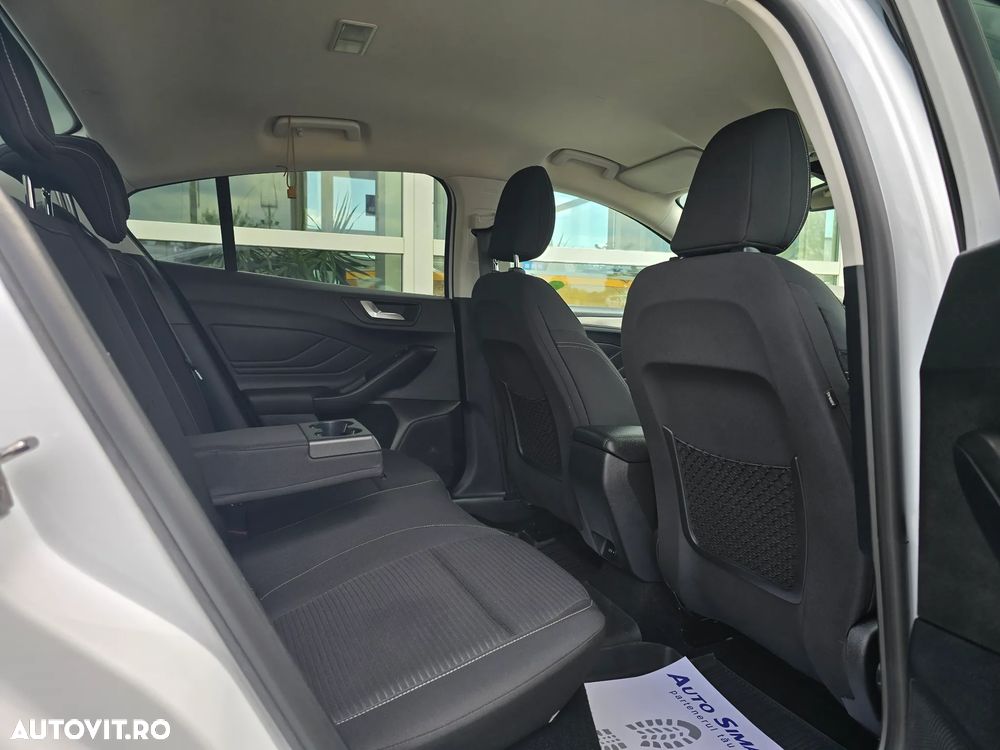 Ford Focus - 13