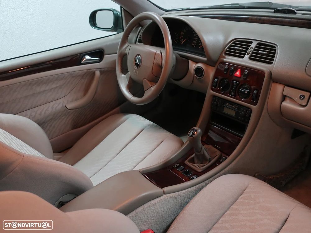 Mercedes-Benz CLK 200 Elegance - 23