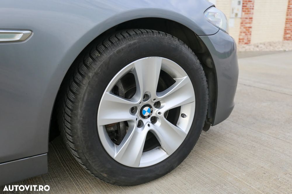 BMW Seria 5 525d Aut. - 25