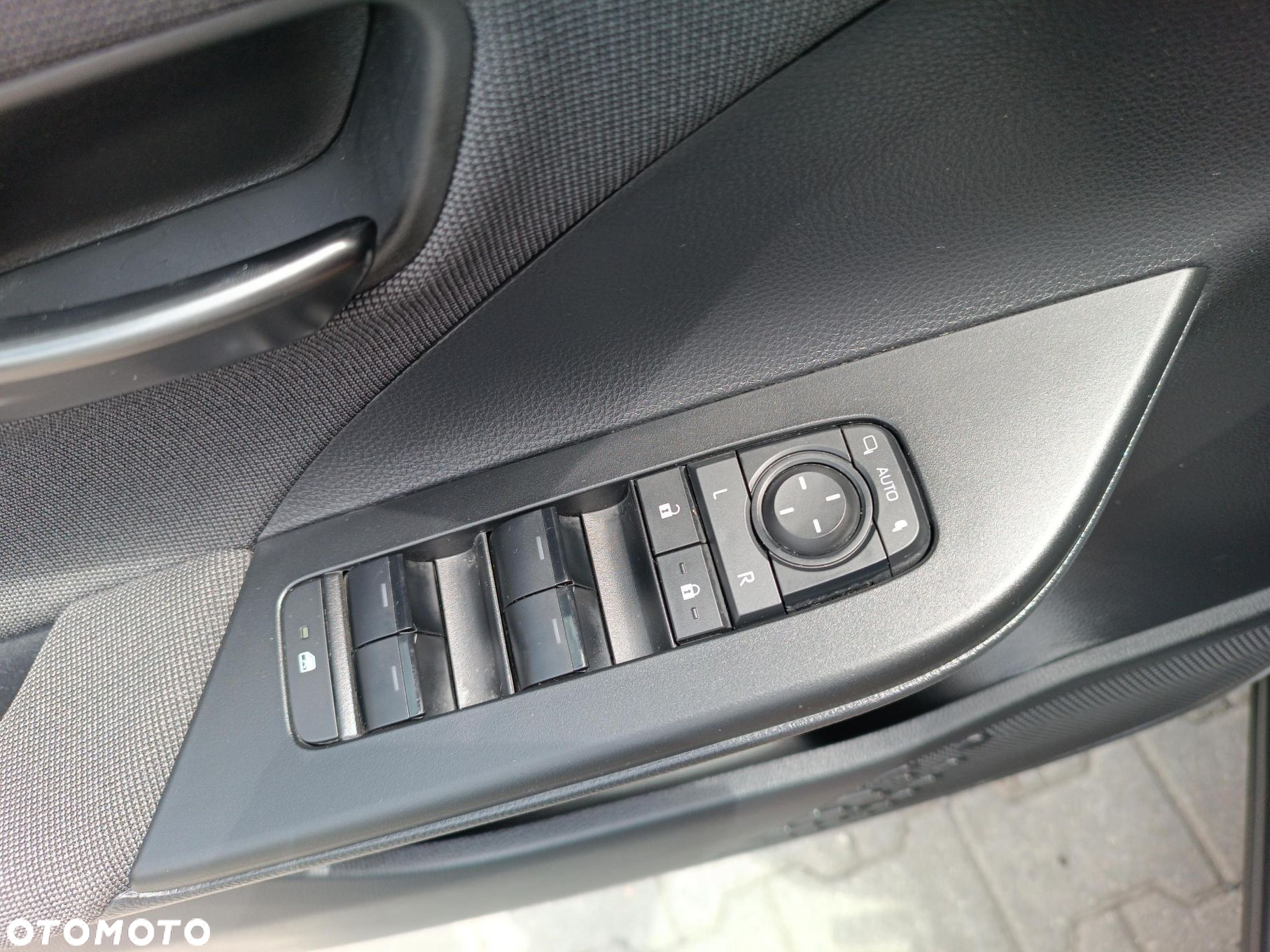 Toyota C-HR 1.8 Hybrid Style - 17