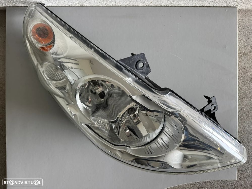 Ótica / farol direita Renault Master III - 1