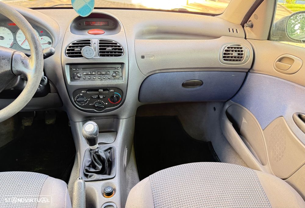 Peugeot 206 1.1 Color Line - 17