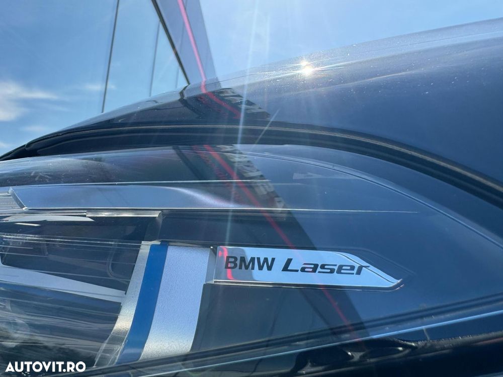 BMW M8 M850i xDrive - 33