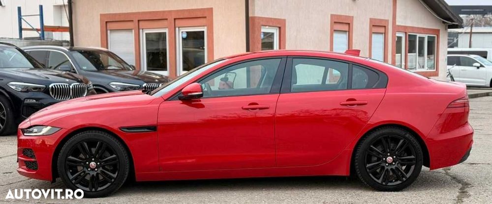 Jaguar XE D200 RWD MHEV R-Dynamic S - 5