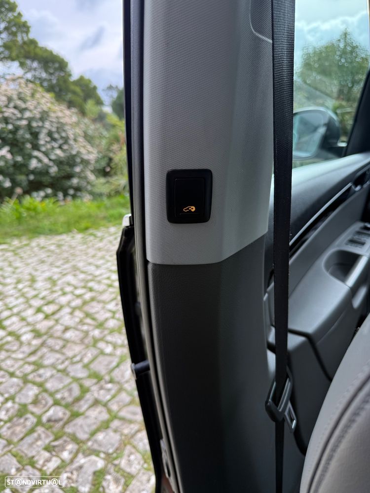 VW Sharan 2.0 TDI Highline DSG - 24