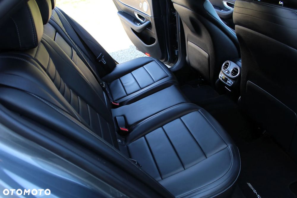 Mercedes-Benz Klasa E 400 4Matic 9G-TRONIC Exclusive - 16
