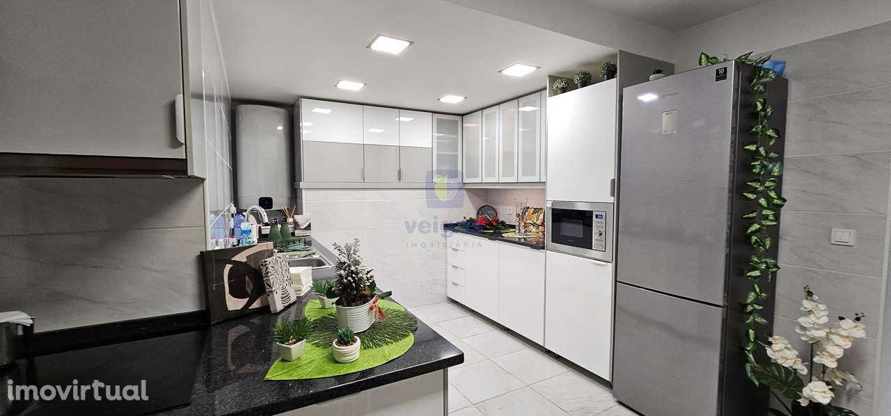 Moradia T2+1 Renovada - Bairro da Chasa - Grande imagem: 2/40