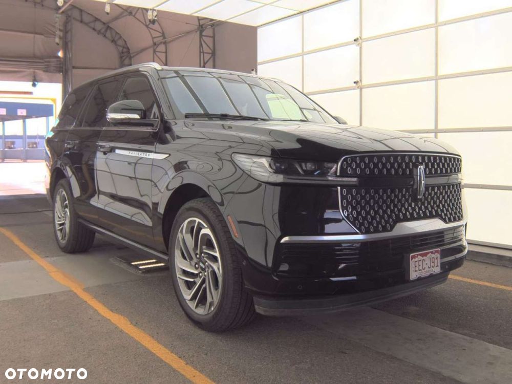 Lincoln Navigator - 4