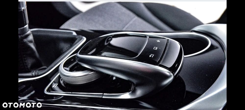 Mercedes-Benz Klasa C 180 CGI BlueEff Avantgarde - 27