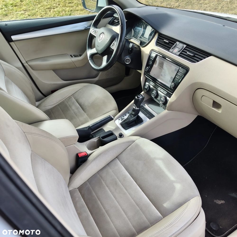 Skoda Octavia 1.6 TDI DPF DSG Elegance - 8