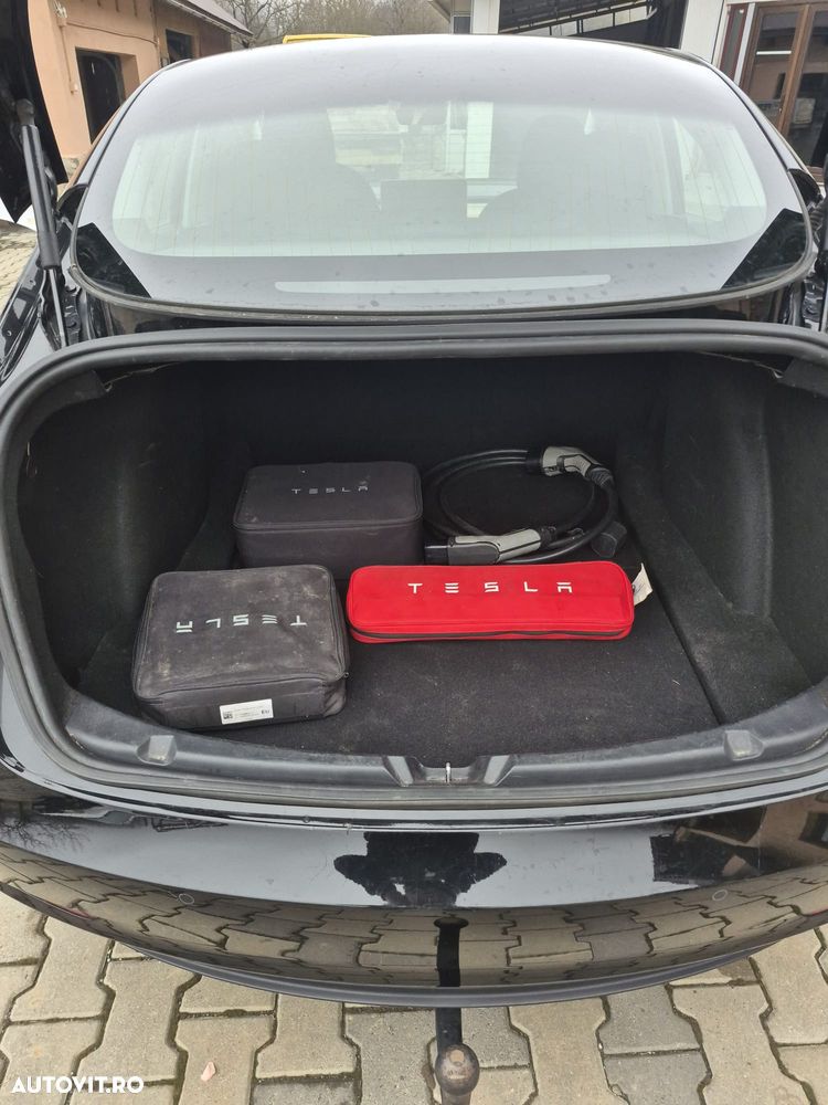 Tesla Model 3 - 15
