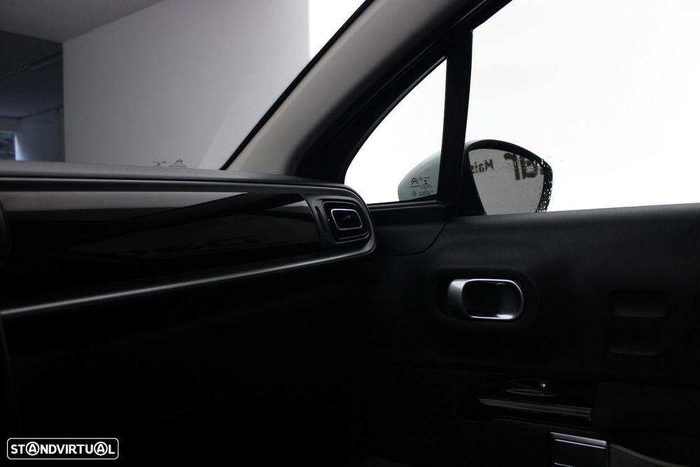 Citroën C3 1.2 PureTech Shine - 22