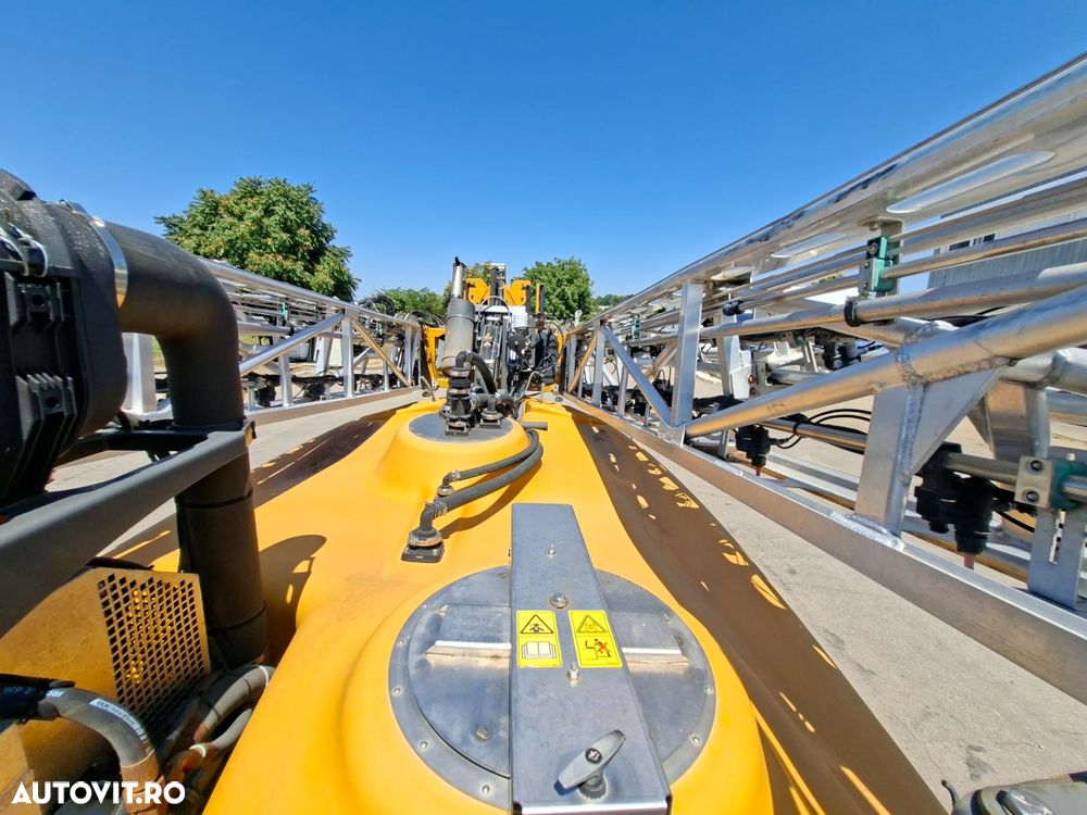Challenger ROGATOR 635 SPRAYER - 33