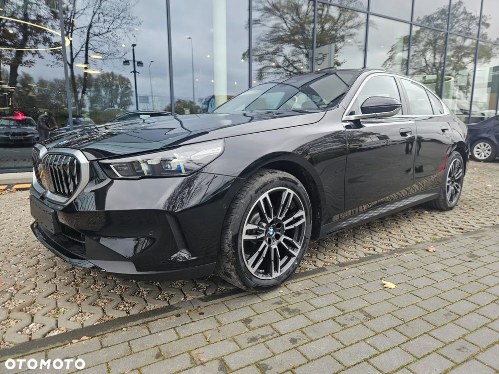 BMW Seria 5 520d xDrive - 1
