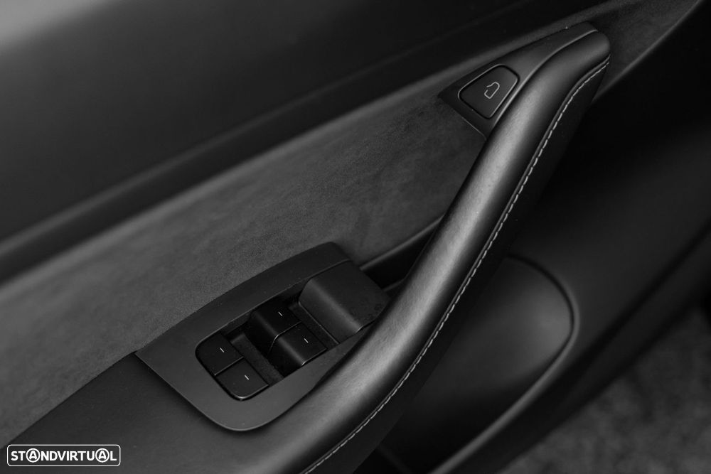 Tesla Model 3 Performance Dual Motor AWD - 35