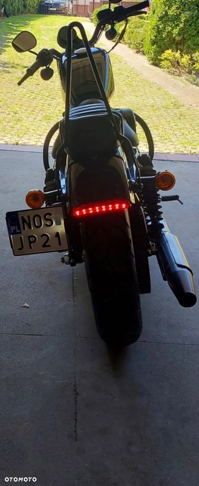 Harley-Davidson Sportster Iron 883 - 6
