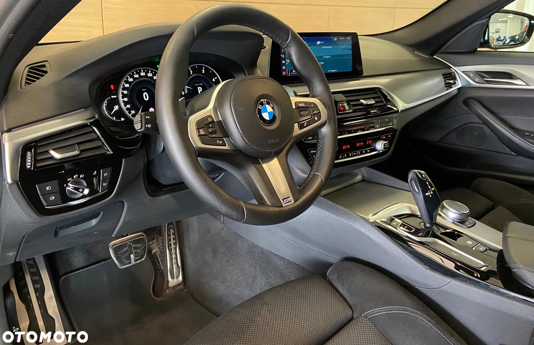 BMW Seria 5 518d Sport Line sport - 18