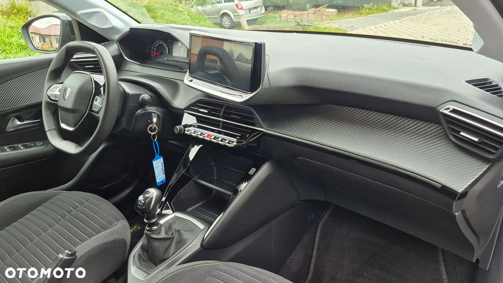 Peugeot 208 - 12