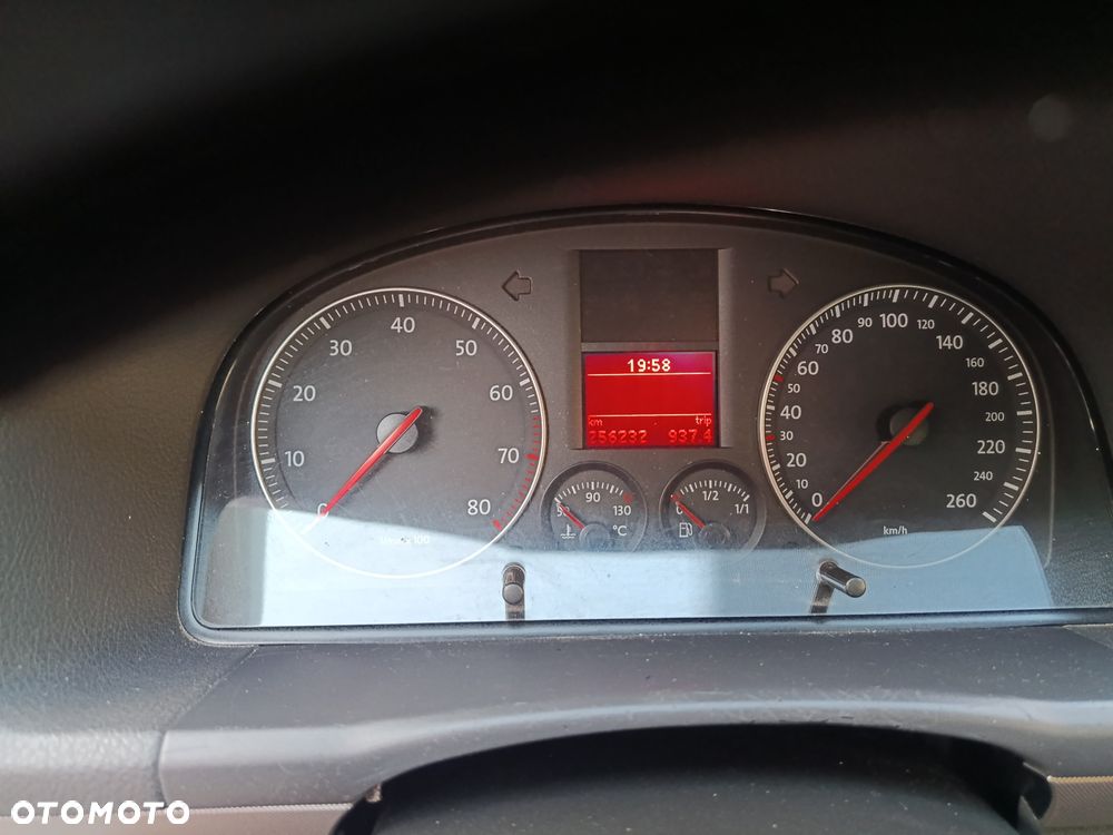 Volkswagen Touran - 6