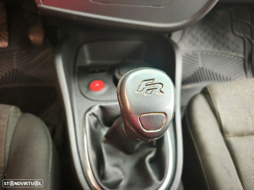 SEAT Leon 2.0 TDI DPF FR - 10