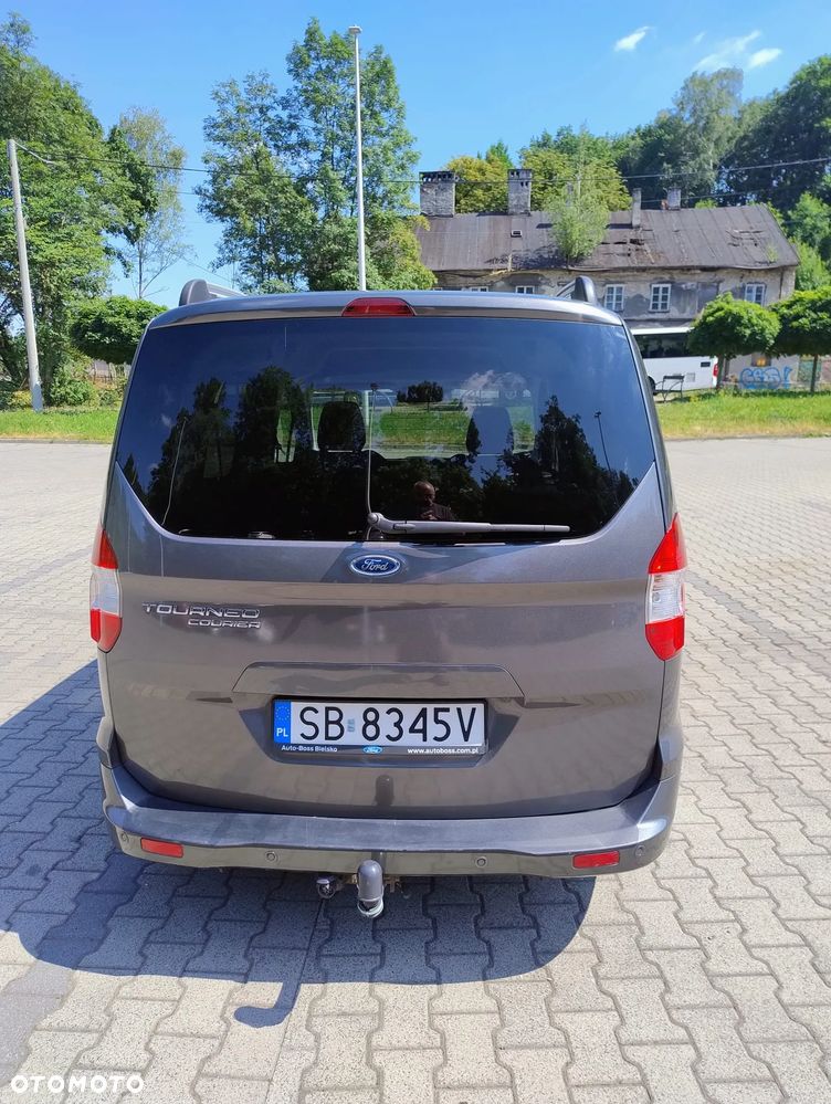 Ford Tourneo Courier 1.5 TDCi Titanium - 3
