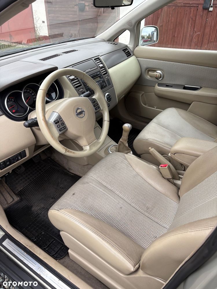 Nissan Tiida 1.6 Tekna - 10