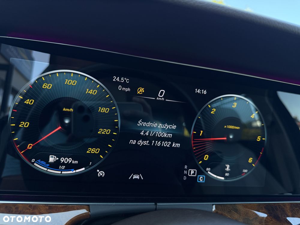 Mercedes-Benz Klasa E 220 d 4-Matic 9G-TRONIC - 27
