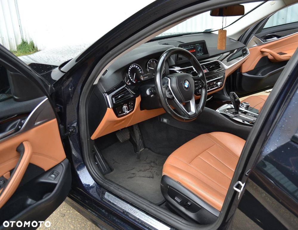 BMW Seria 5 520i Sport Line - 7