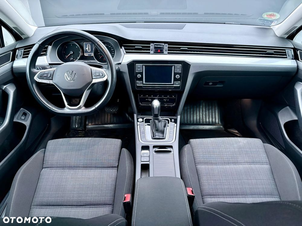 Volkswagen Passat - 13
