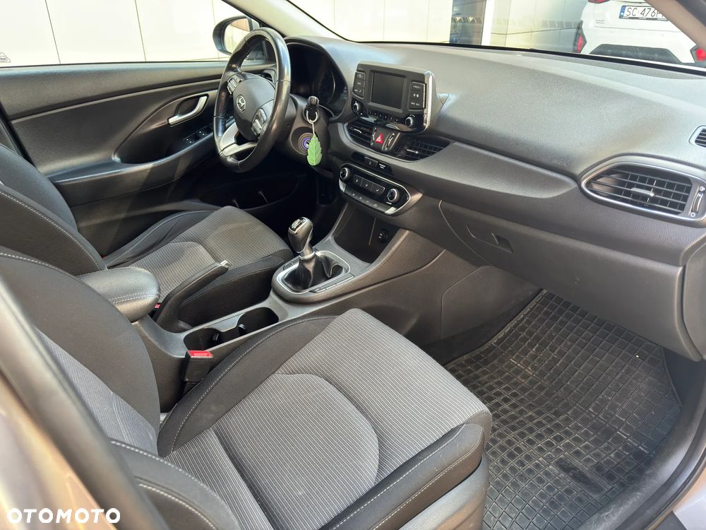 Hyundai i30 1.4 Classic + - 8