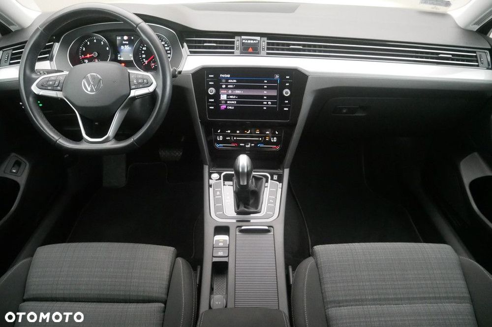 Volkswagen Passat Variant 2.0 TSI Business DSG - 8