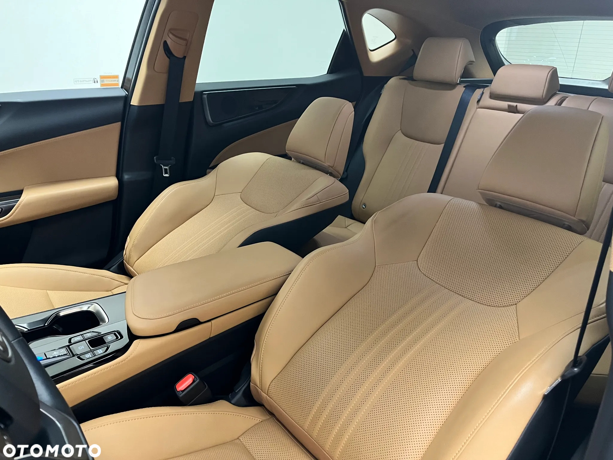 Lexus NX 450h+ Prestige AWD - 8