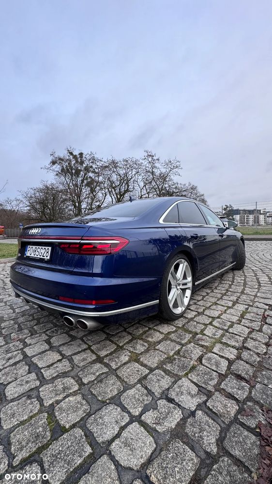 Audi S8 - 6