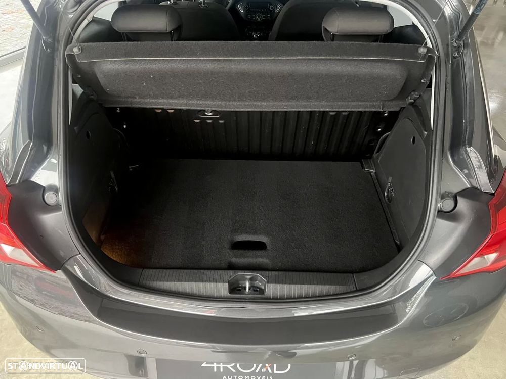 Opel Corsa 1.4 120 Anos - 32