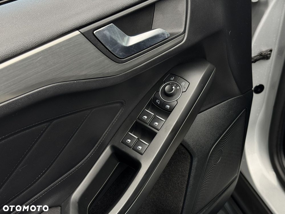 Ford Focus 1.0 EcoBoost mHEV Titanium X - 22