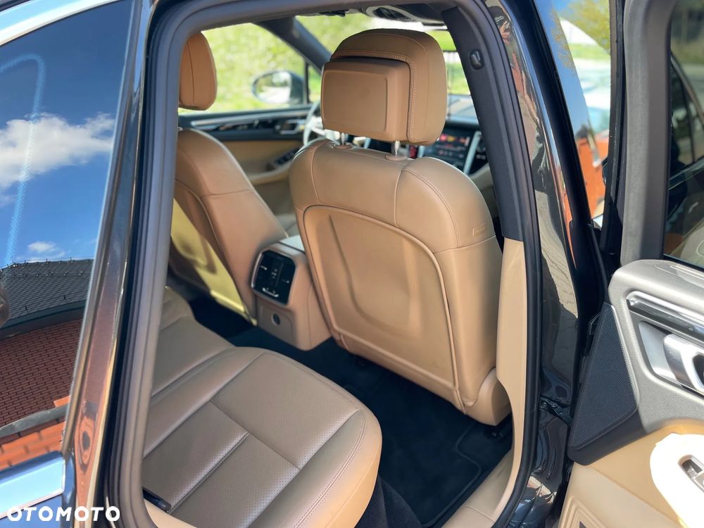 Porsche Macan - 8