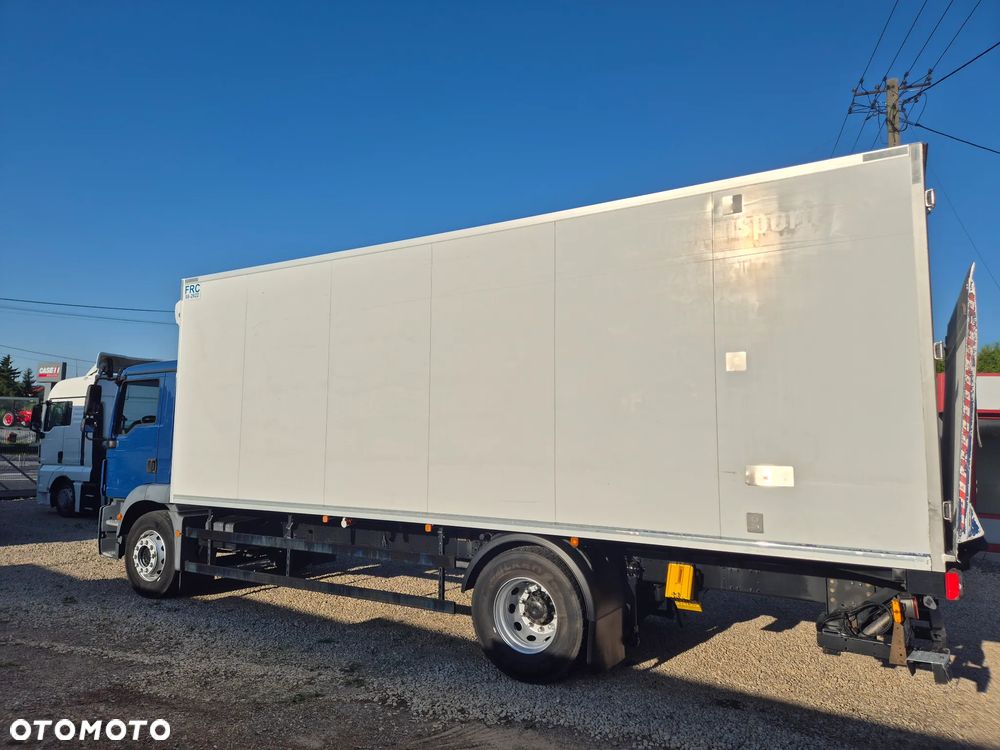 MAN TGM 18.290 Thermo King T-800r 2 zbiorniki z Niemiec 7.3m / 18 palet / winda i drzwi / OKAZJA - 32