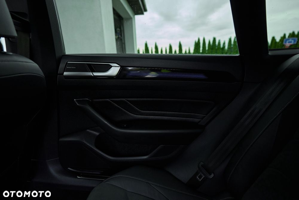 Volkswagen Arteon 2.0 TDI SCR R-Line DSG - 39