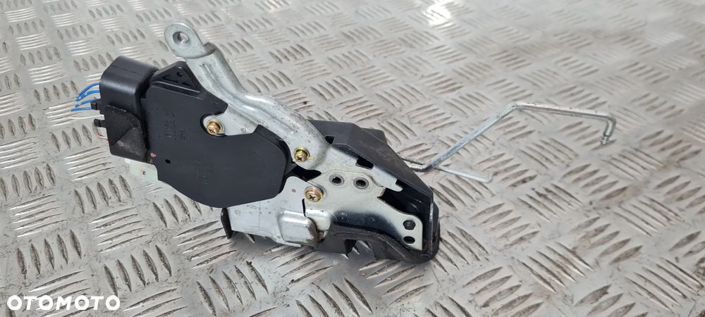 Toyota Rav4 II Zamek Klapy Bagażnika - 2