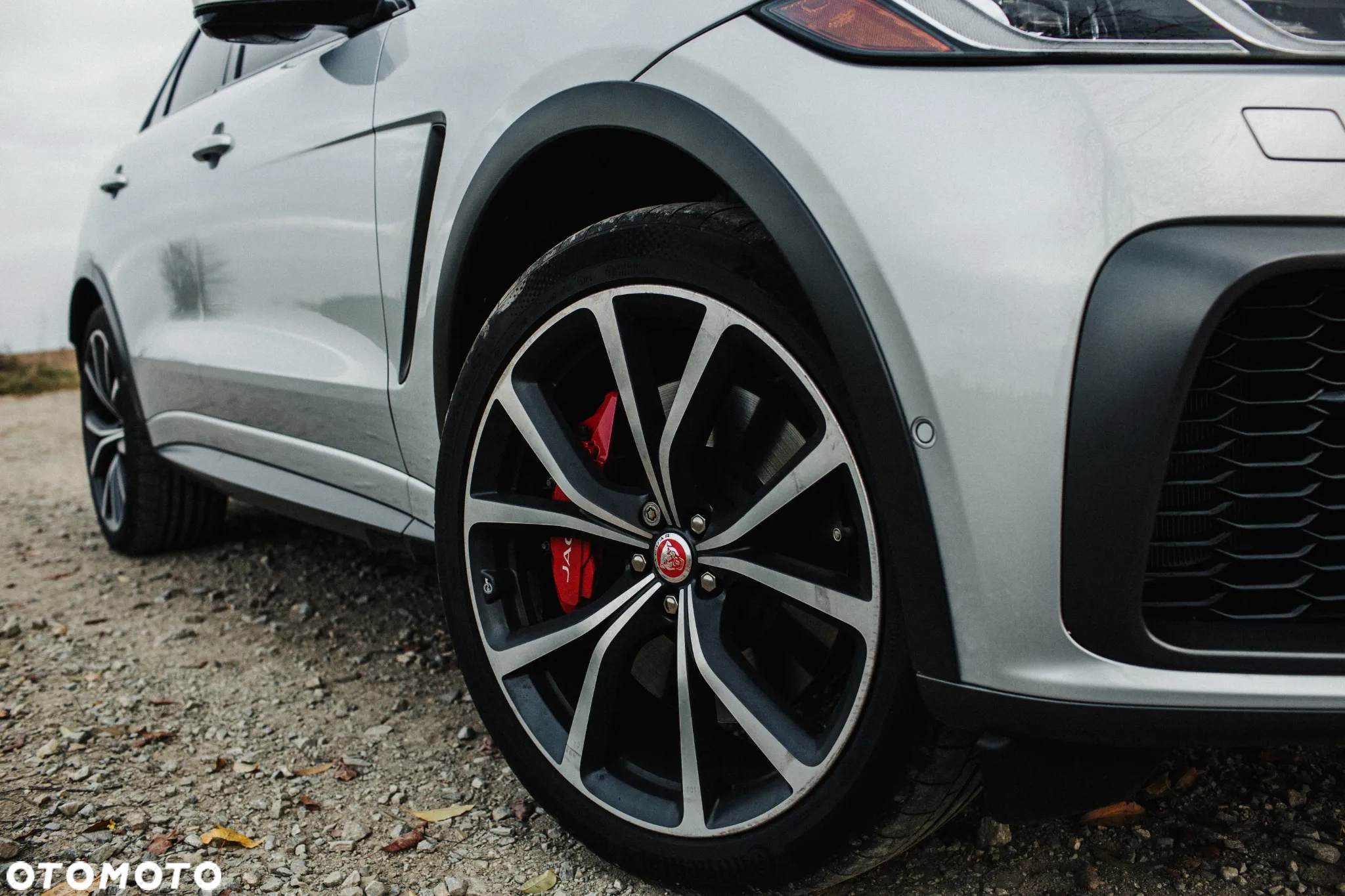 Jaguar F-Pace 5.0 V8 P550 AWD SVR - 9