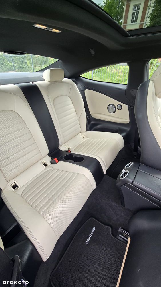Mercedes-Benz Klasa C 200 4-Matic 9G-TRONIC - 8