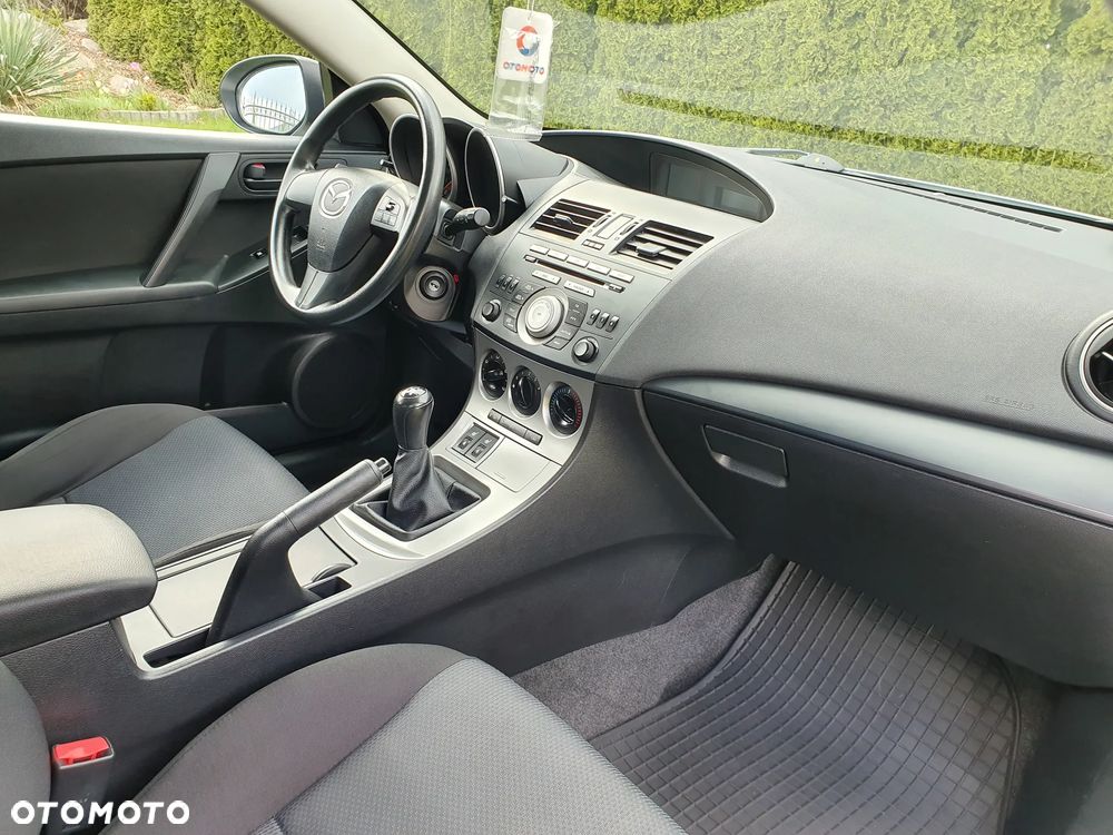 Mazda 3 1.6 Active + - 14