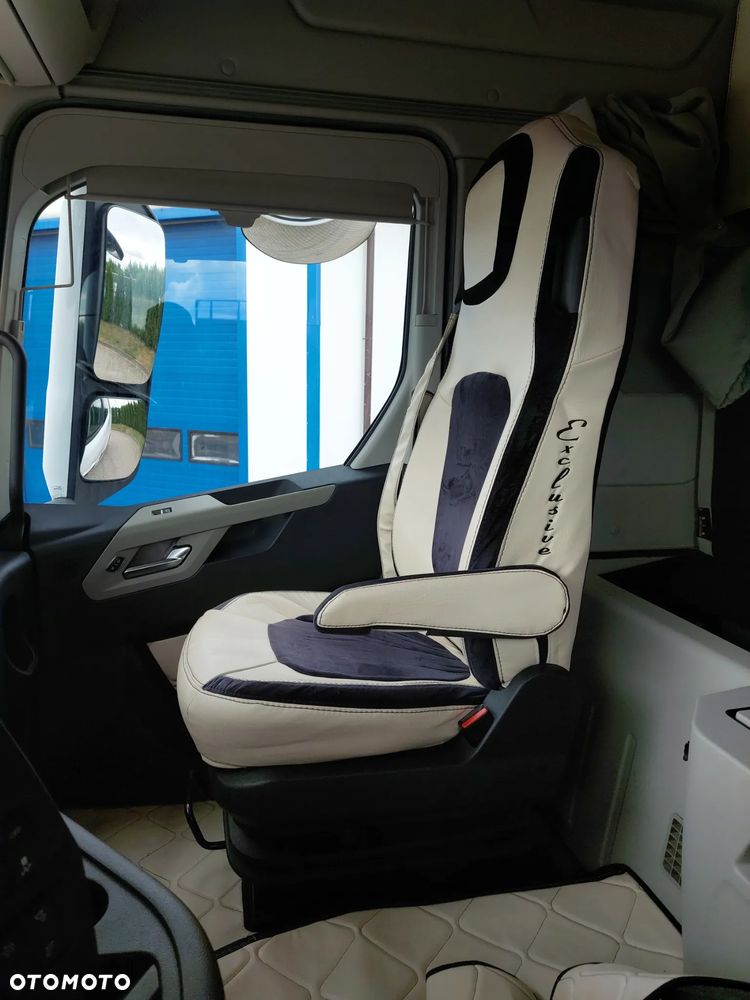 Ford F-MAX - 30