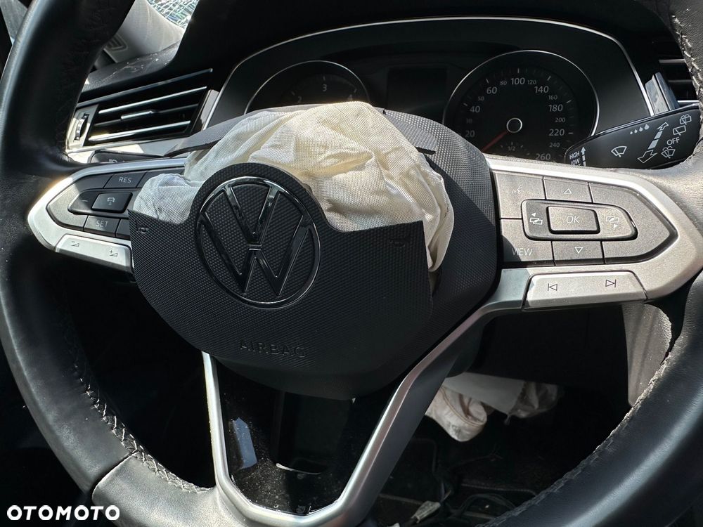 Volkswagen Passat Variant 2.0 TDI EVO Essence DSG - 14