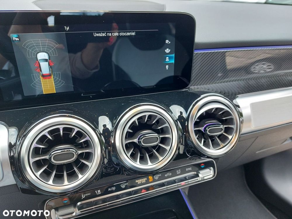 Mercedes-Benz GLB - 23