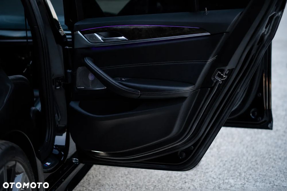 BMW Seria 5 530i M Sport Edition - 24